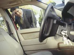 San Diego Lock & Locksmith San Diego, CA 619-824-3201 - keys-locked-in-car
